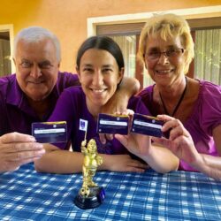 Fahnenschwinger Willi mit Tochter Andrea und Frau Karin